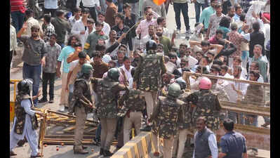 Heart of Indore sees a Saturday of political fury and flying stones