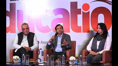 Experts flag screen-time risks, pitch for responsible AI use in classrooms