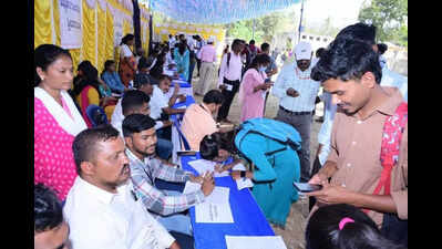 District job mela draws 9,000+ aspirants; 212 bag jobs
