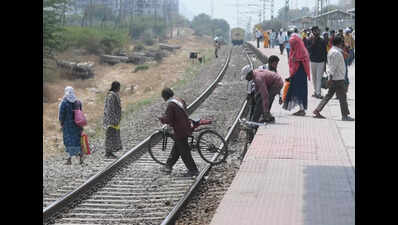 Tighter patrolling, closed entry points lead to dip in railway track deaths in Pune division