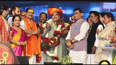India must become strong to help establish world peace, says Gadkari