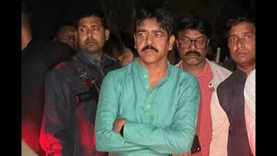 ‘Bombs hurled’ at MLA’s convoy in Bhangar
