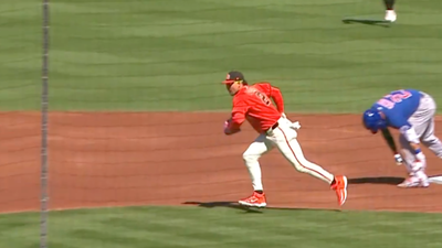 Watch: Cubs forget how baserunning works and gift the Giants a jaw-dropping triple play