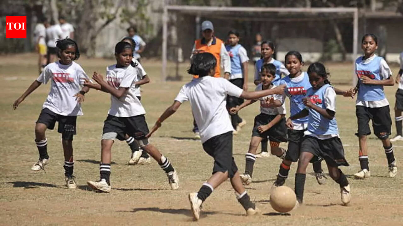 Meet Nisha and Munna: Two Indian sisters kicking back against child