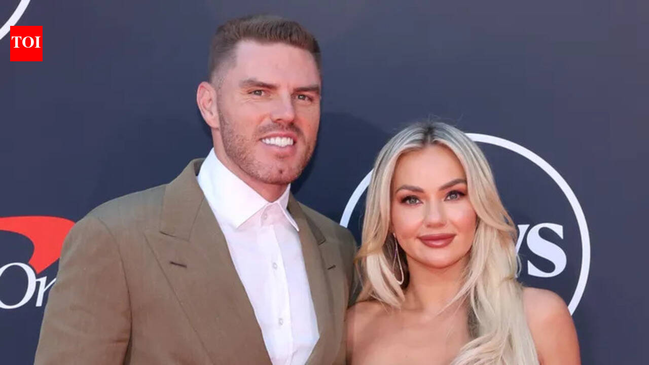 Freddie Freeman and Chelsea share heartfelt baby No. 4 announcement as Los Angeles Dodgers prepare for long season