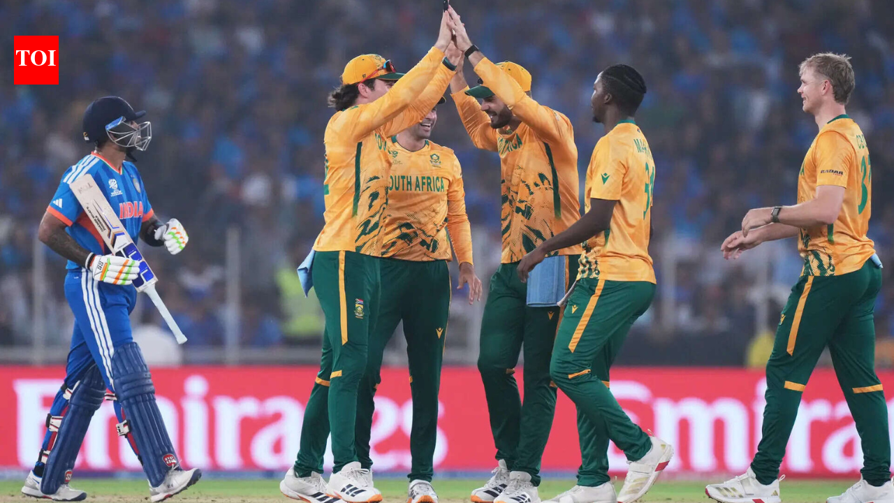 ‘उन्हें सांस लेने दें’: मोहम्मद यूसुफ ने भारत का मजाक उड़ाया, सुपर 8 की हार के बाद मोहम्मद आमिर को ‘खतरा’ बताया | क्रिकेट समाचार