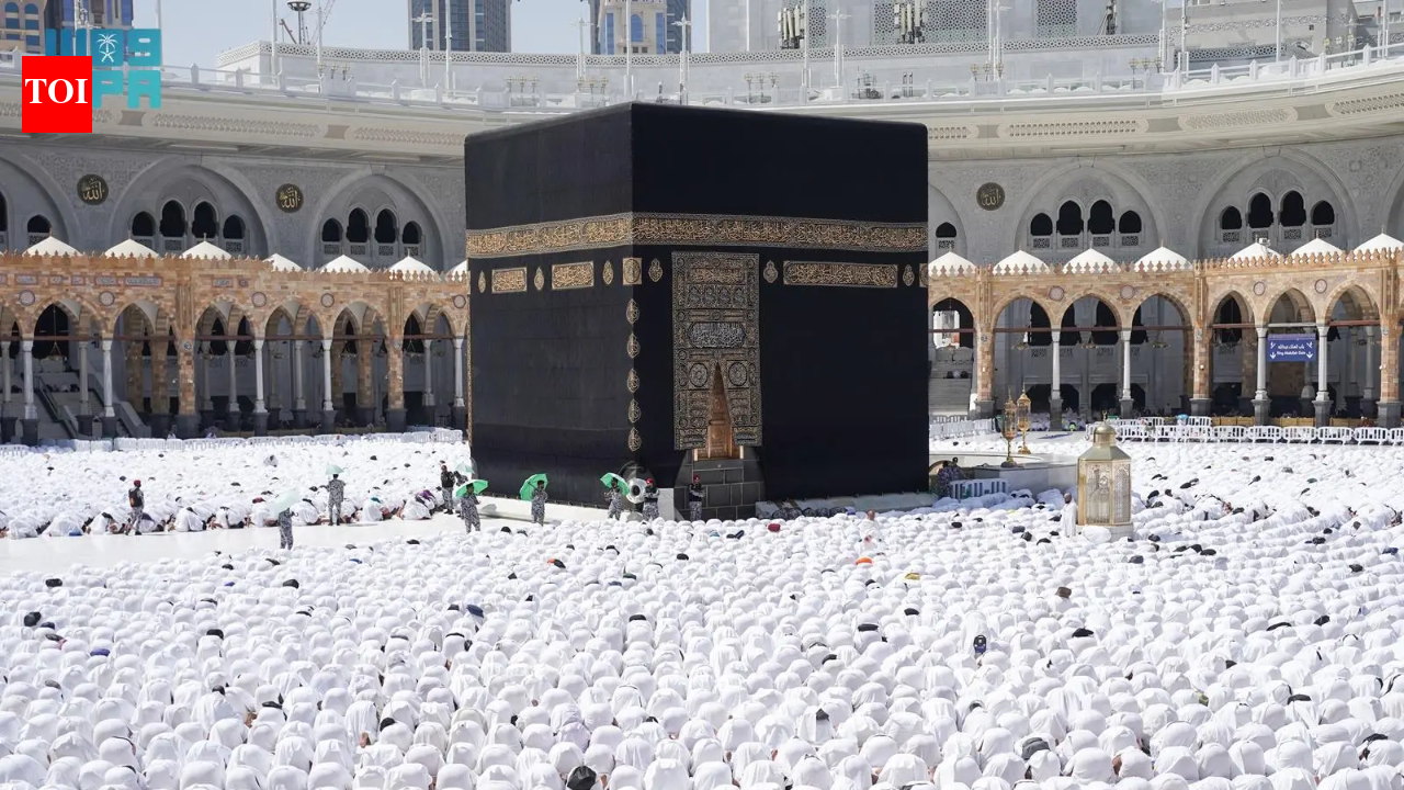Planning umrah? Saudi Arabia launches visit guide for global pilgrims in 16 languages