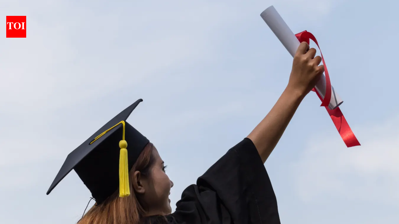 7 in 10 Hindus hold college degrees in US, highest among religious groups: Study