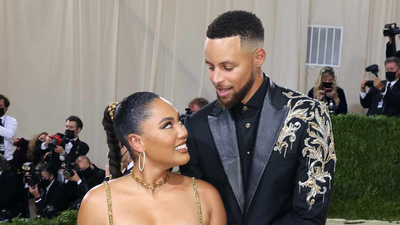  Did Stephen Curry walk away from Ayesha Curry on the red carpet over her comments at the GOAT premiere?