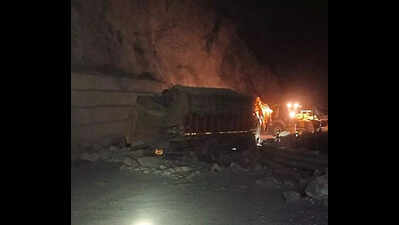 55yo driver dies as landslide hits truck in Tehri