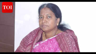 BJD & BJP spar over liquor sale in tetra packs