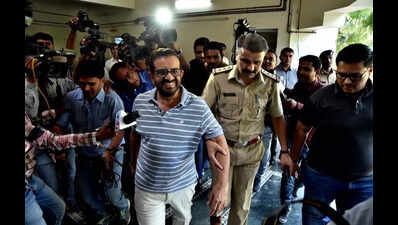 LOC issued against Gajera brothers in 1,928cr fraud case