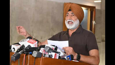 Congress leaders condemn demolition of boundary wall of Khaira’s house