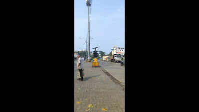 2 deaths in 14 days, Radhe Mangalam hall junction still unsafe, temporary signal fails