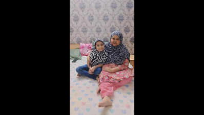 Little kids keep date with Ramzan tradition
