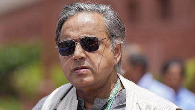 Shashi Tharoor lauds move to replace Lutyens' statue with Rajagopalachari's bust at Rashtrapati Bhavan