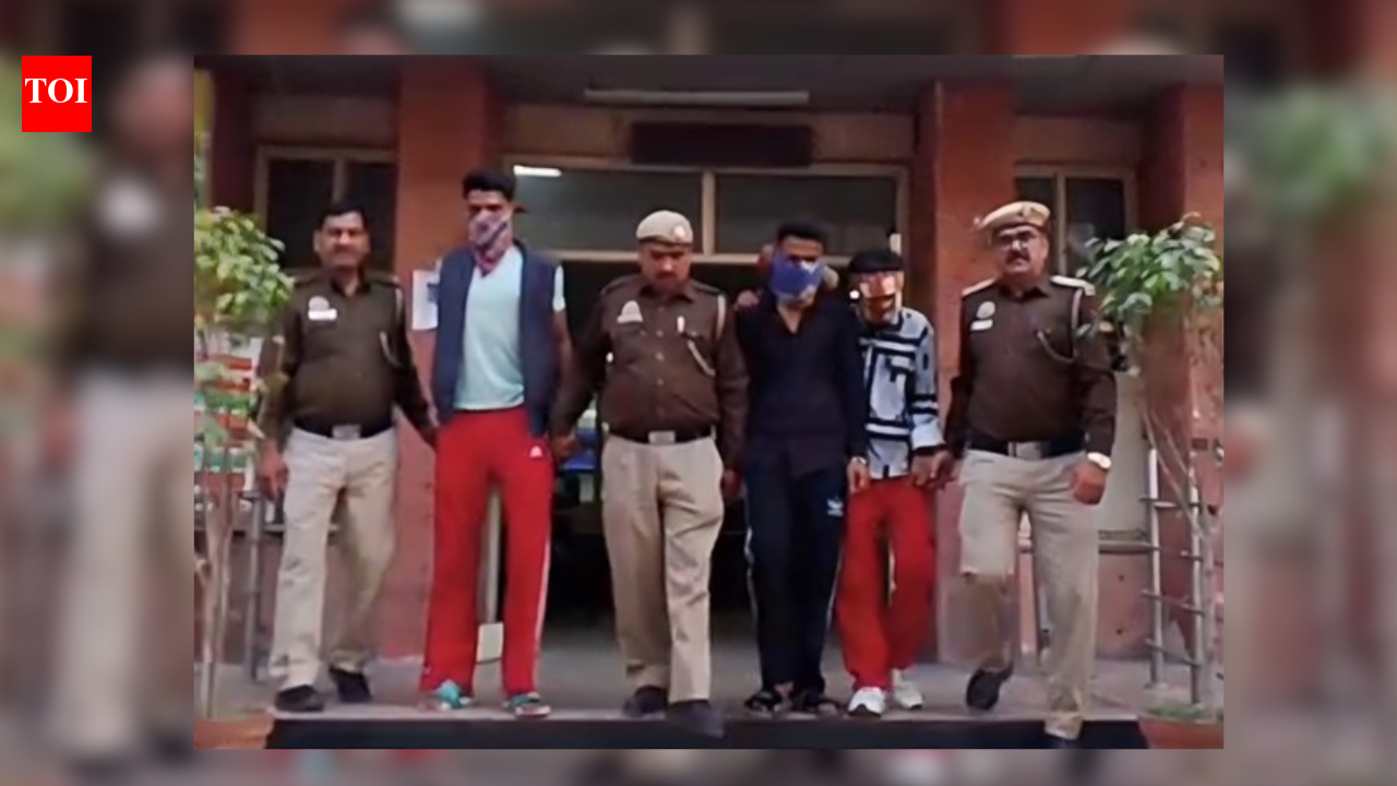 Three arrested for performing stunts on motorcycle in Delhi