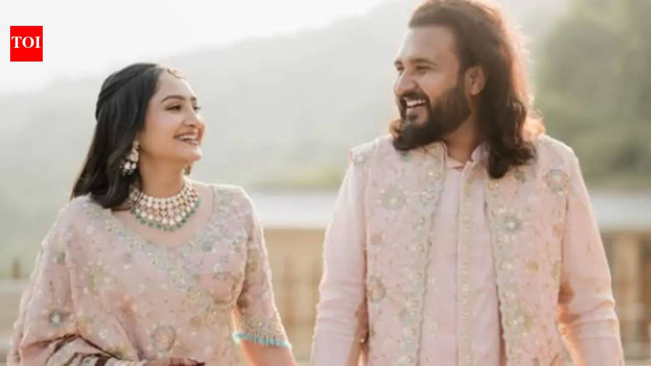 Santvani Trivedi announces engagement; shares #DiVani moments online-WATCH