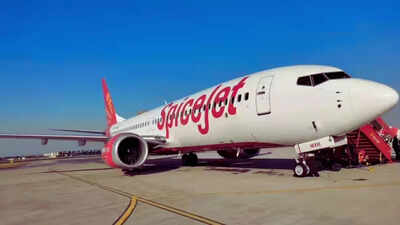 SpiceJet Boeing 737 with 150 on board makes emergency landing at Delhi airport following ‘engine failure’ after takeoff
