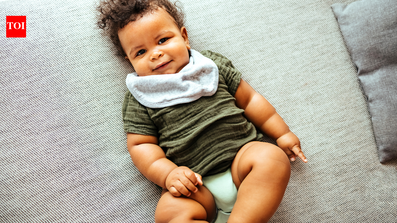 नरम वैश्विक ध्वनियों के साथ प्रकृति से प्रेरित 8 बच्चों के नाम