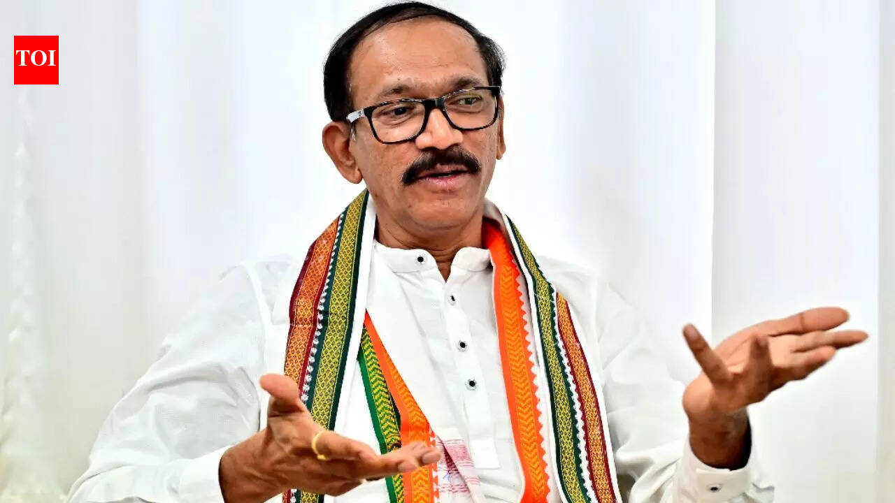 Congress seeks 35 seats in Tamil Nadu, DMK offers 28 citing larger alliance