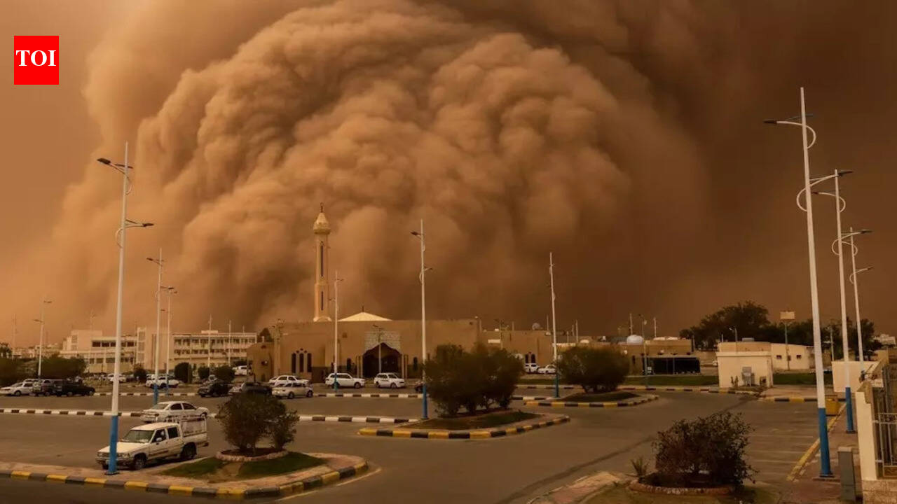 Saudi Arabia braces for major sandstorm as Red and Orange alerts remain in effect until Feb 28