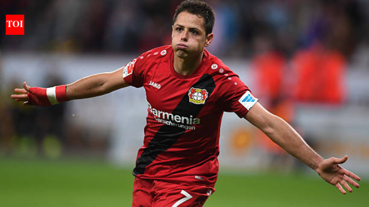 Former Manchester United star Javier ‘Chicharito’ Hernandez weeps on Instagram by viral Japanese “Punch” monkey video