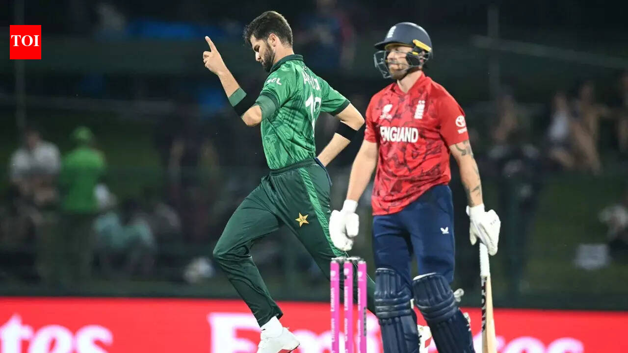 PAK vs ENG Live: Afridi removes Buttler, Salt to dent England's run chase