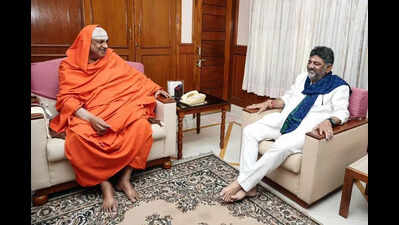 Siddaramaiah must rein MLAs talking of chief minister change, says Shivakumar