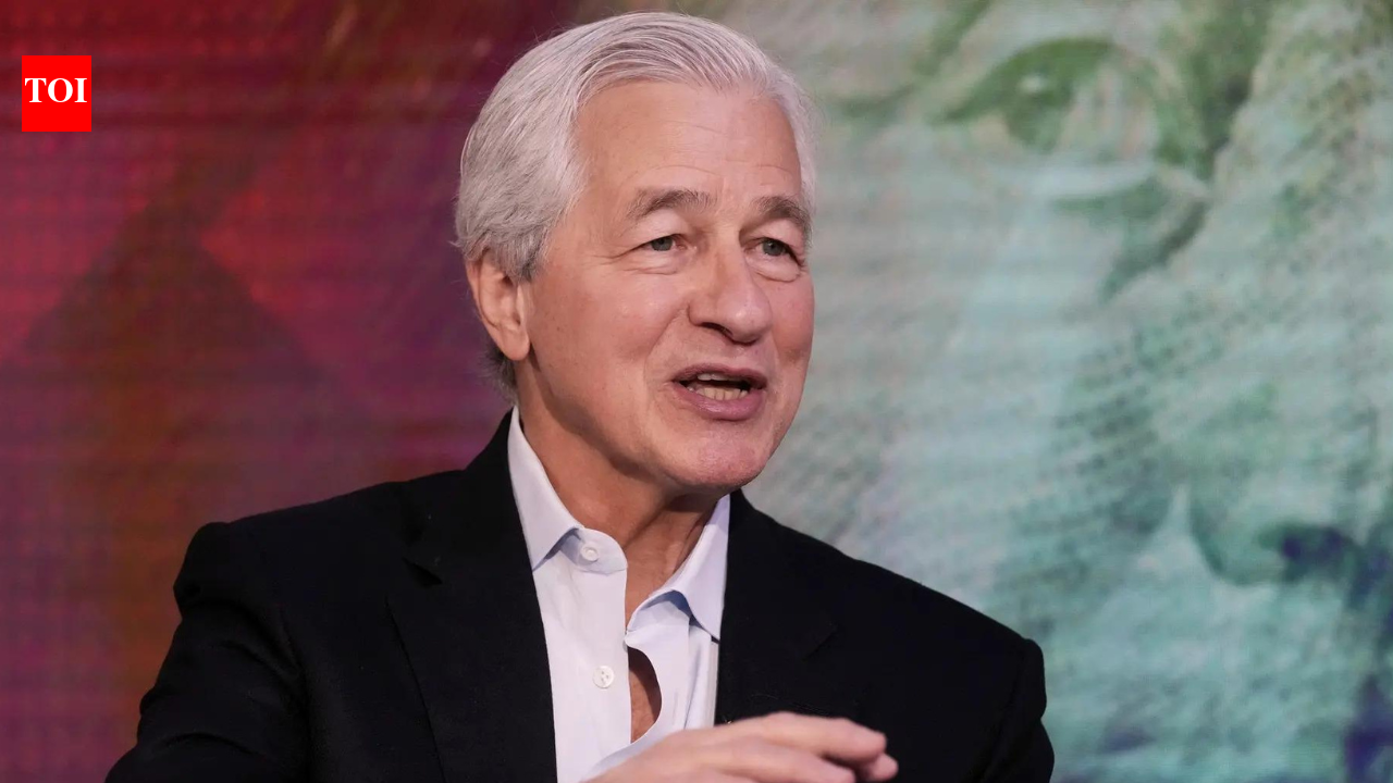 How long will Jamie Dimon stay as JPMorgan CEO? Bank chief signals ‘few more years’ at the helm