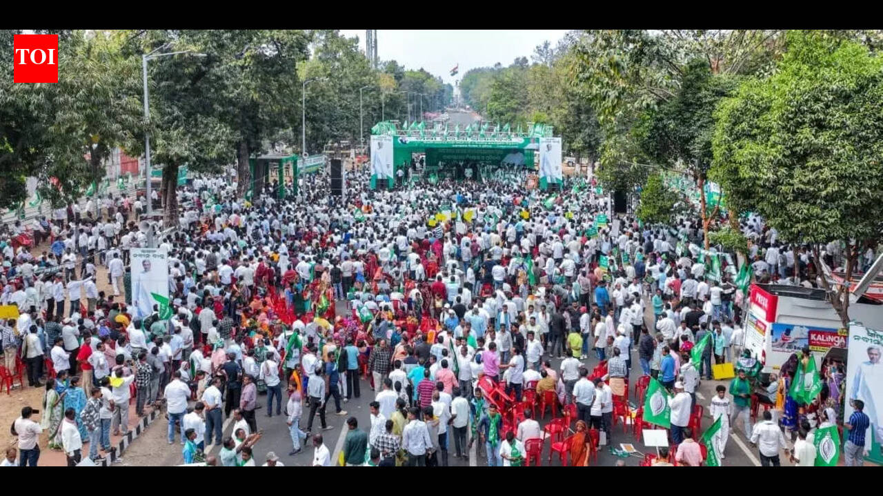 BJD faults paddy procurement; BJP calls it cheap politics