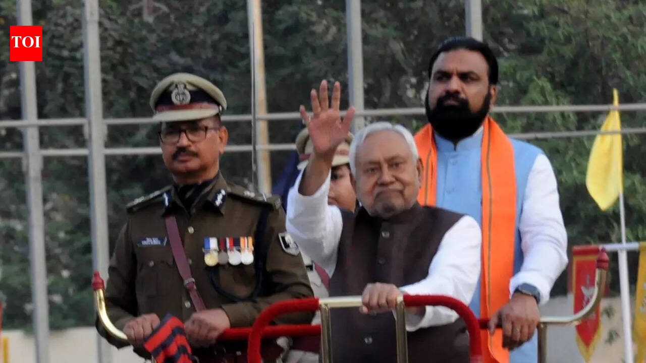 CM felicitates police officers and citizens