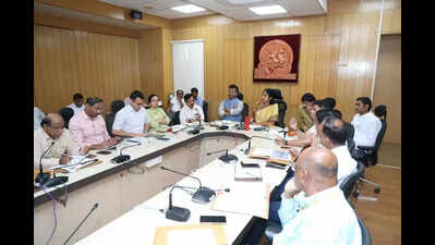 Finish pre-monsoon works on a war footing: Nagpure