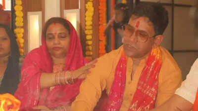 Bhojpuri star Dinesh Lal Yadav aka Nirahua confesses he never loved his wife Mansha Devi in 26 years of 'forced' marriage