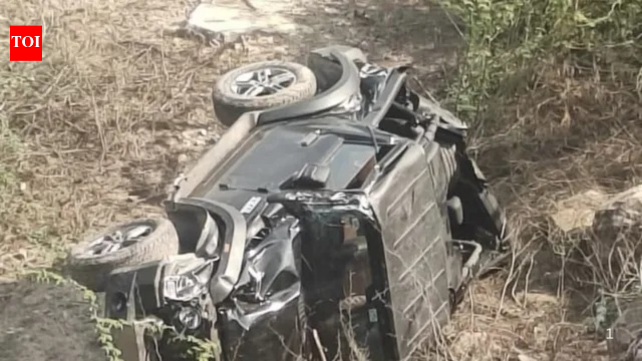 'Spun out of control': Thar falls into 100-feet-deep ravine while performing 'stunts' in Faridabad; Class 9 student dies