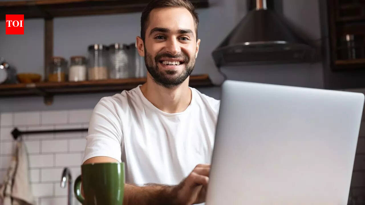 घर से काम करने से लोग खुश होते हैं, लेकिन बॉस मानने को तैयार नहीं: अध्ययन से पता चला |