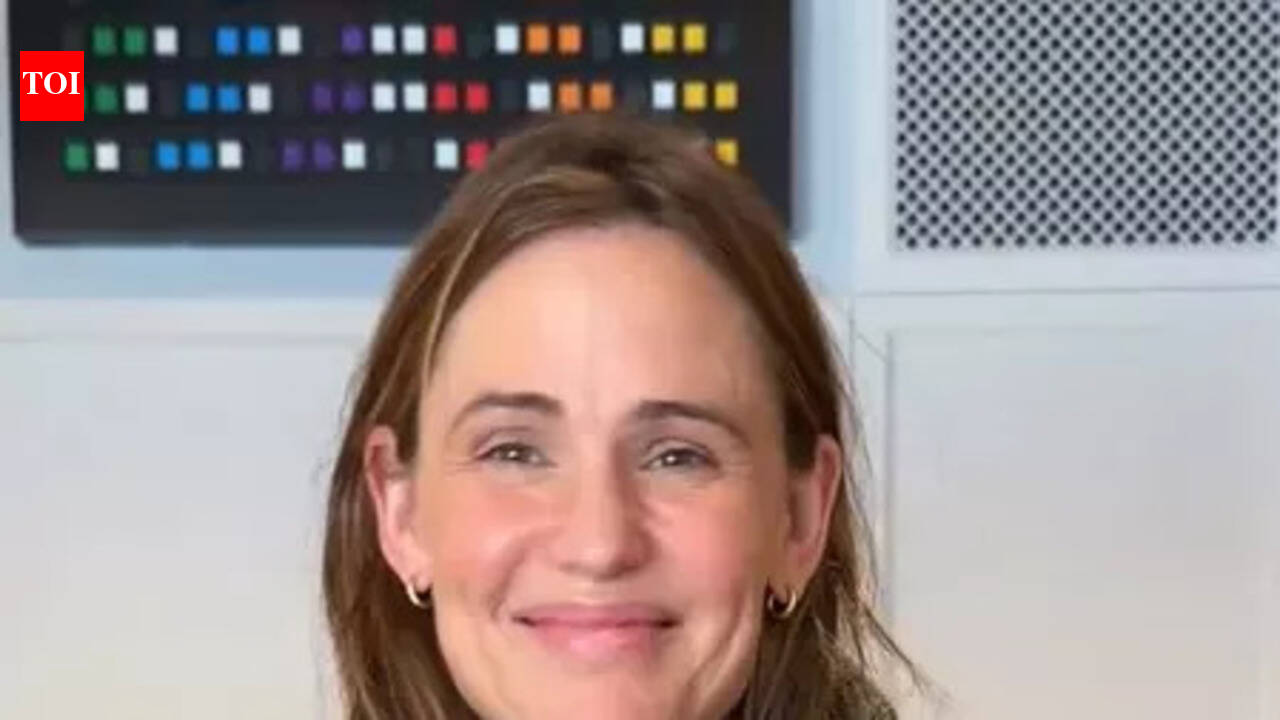 Jennifer Garner gets candid on raising kids with Ben Affleck, “I become mom and dad”