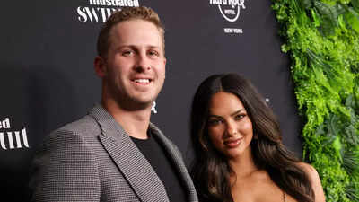  Jared Goff’s wife Christen turns swimsuit selfie into a blunt post-baby message