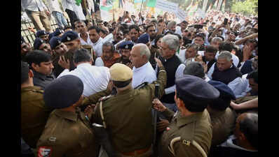 Congress walks out after Saini denies ‘detentions’