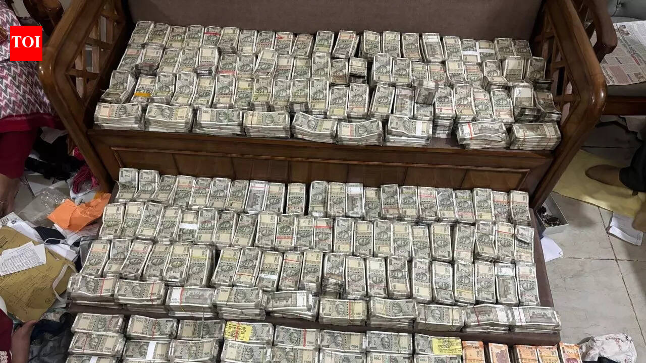 Vigilance sleuths seize over Rs 4cr cash from residence of deputy director of mines