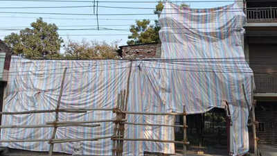 48 mosques covered with tarpaulins ahead of Jootamar Holi procession in Shahjahanpur