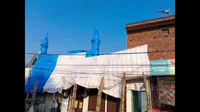 48 mosques covered with tarpaulins ahead of Jootamar Holi procession in Shahjahanpur