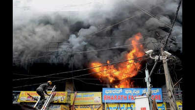 Another fire at Kumbarpet in Bengaluru, narrow lanes block fire tenders
