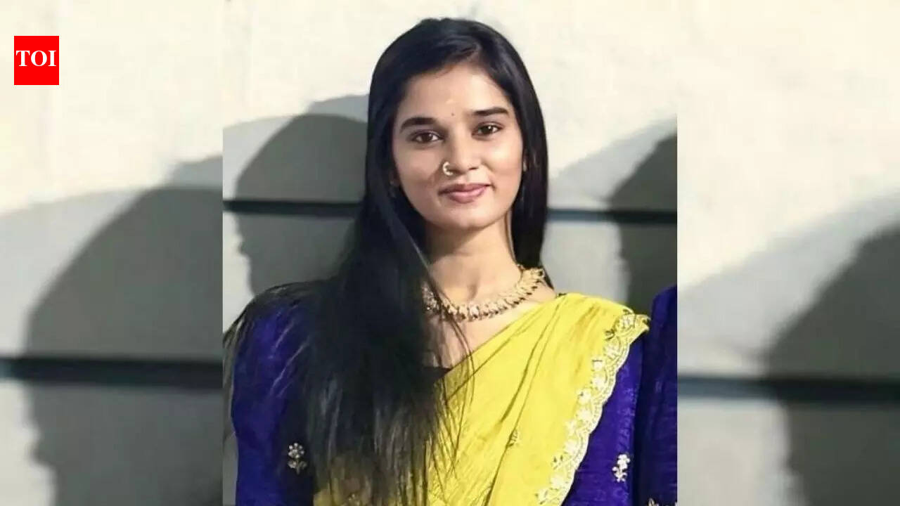 Ex-YouTuber texts mother in Kuwait, hangs self at Hyderabad home