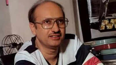 Jackie Shroff pays tribute to filmmaker Manmohan Desai on his 69th birth anniversary
