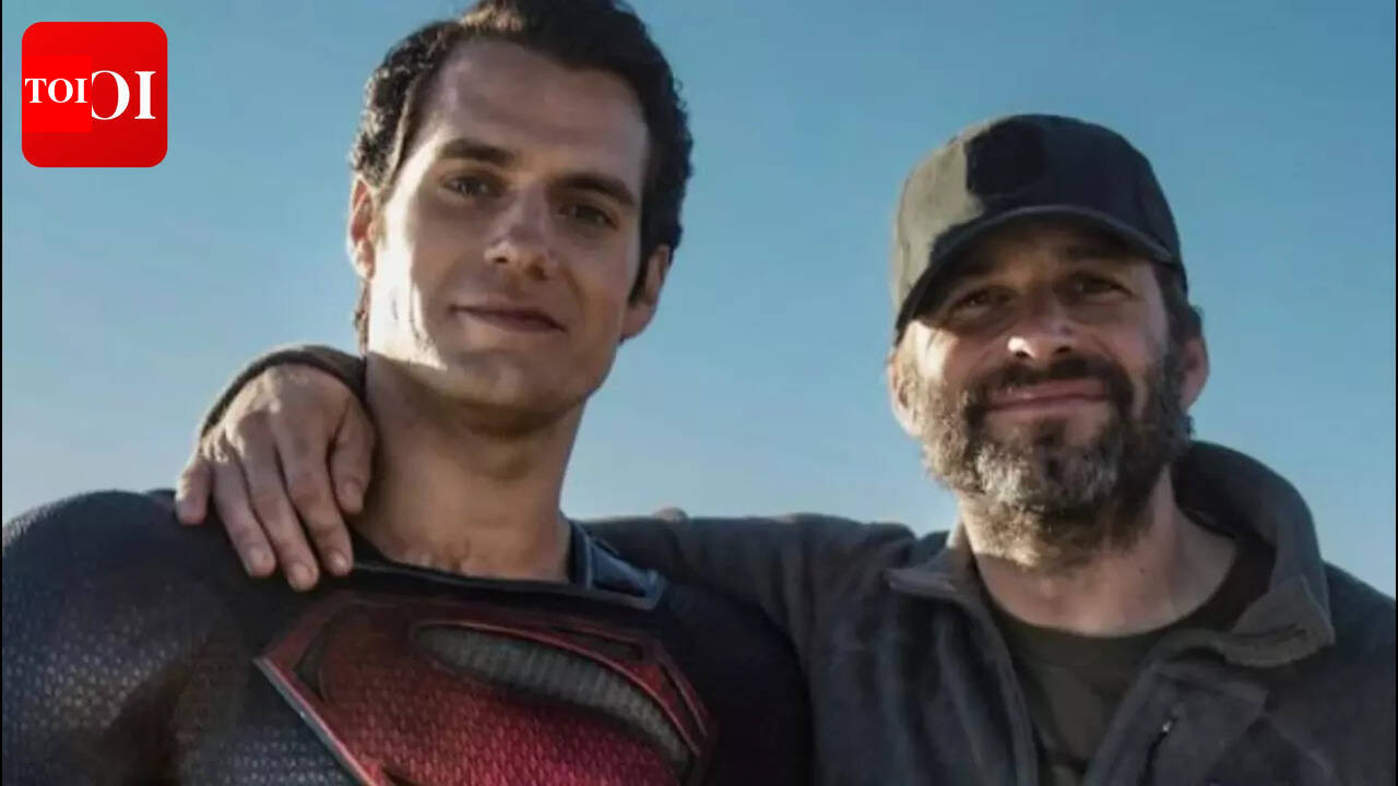 ज़ैक स्नाइडर: हेनरी कैविल की विशेषता वाली ज़ैक स्नाइडर की सुपरमैन पोस्ट ने स्नाइडरवर्स की वापसी को फिर से जीवंत कर दिया है |