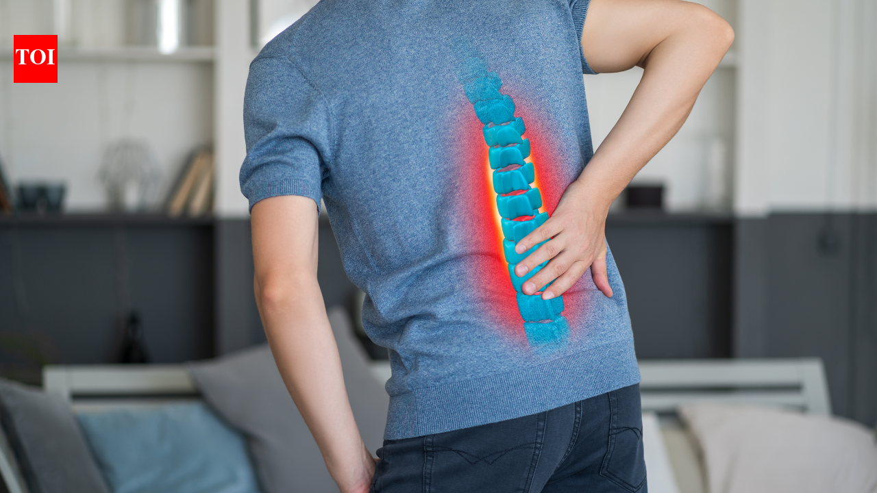 बैठने से होने वाले दर्द को कम करने और रीढ़ की हड्डी के तनाव को दूर करने के लिए 5 योगासन