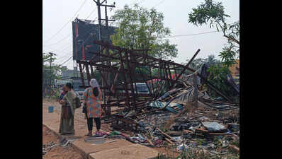 BMC makes 3rd party insurance mandatory for hoardings