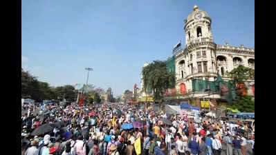 Ambulances, schoolbuses crawl as DA protest blocks city’s heart