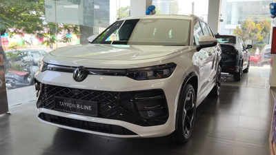 Volkswagen Tayron R-Line starts reaching dealerships: Deliveries, price, specs & more